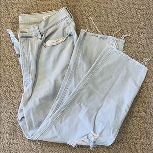 Old Navy Women’s Light Blue Relaxed Straight Jeans